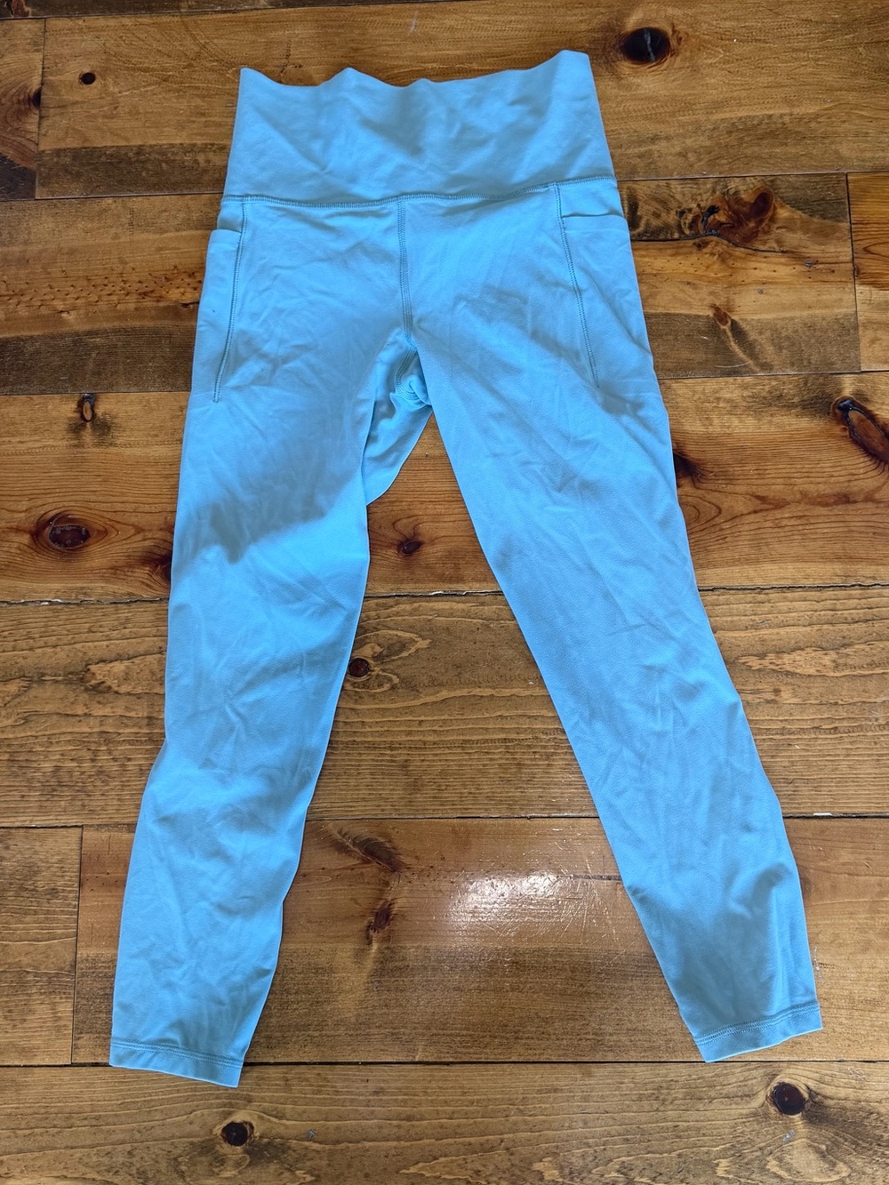 Athleta Salutation Stash pocket 7/8 tight High-Waist Active Leggings size small